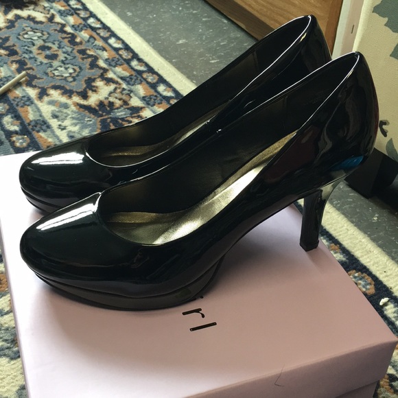 Black Madden Girl Heels - Picture 1 of 2